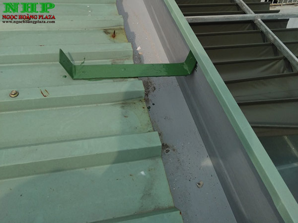 Thi công làm máng xối tại biên hòa giá rẻ