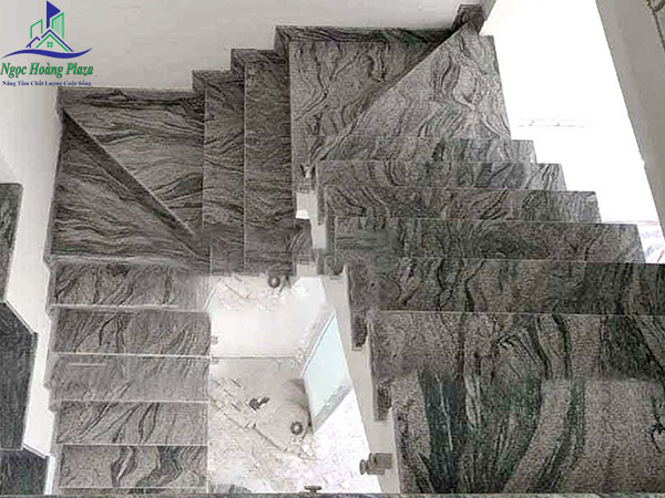 Thi công ốp lát đá hoa cương cầu thang giá rẻ